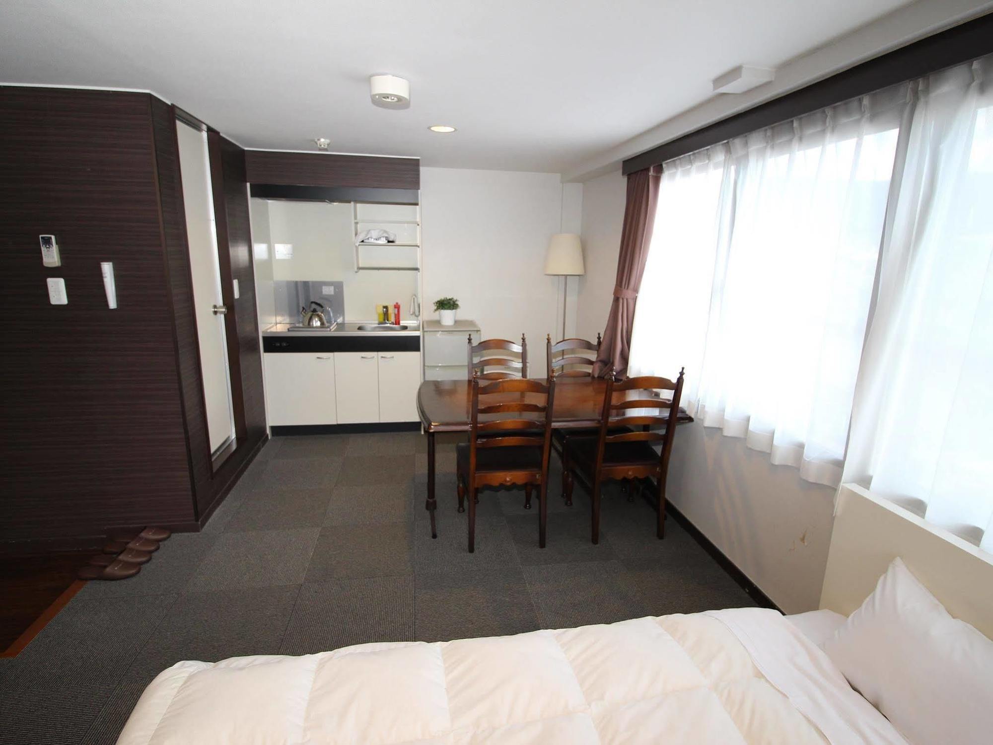 Hotel Chrysantheme Kioto Zewnętrze zdjęcie