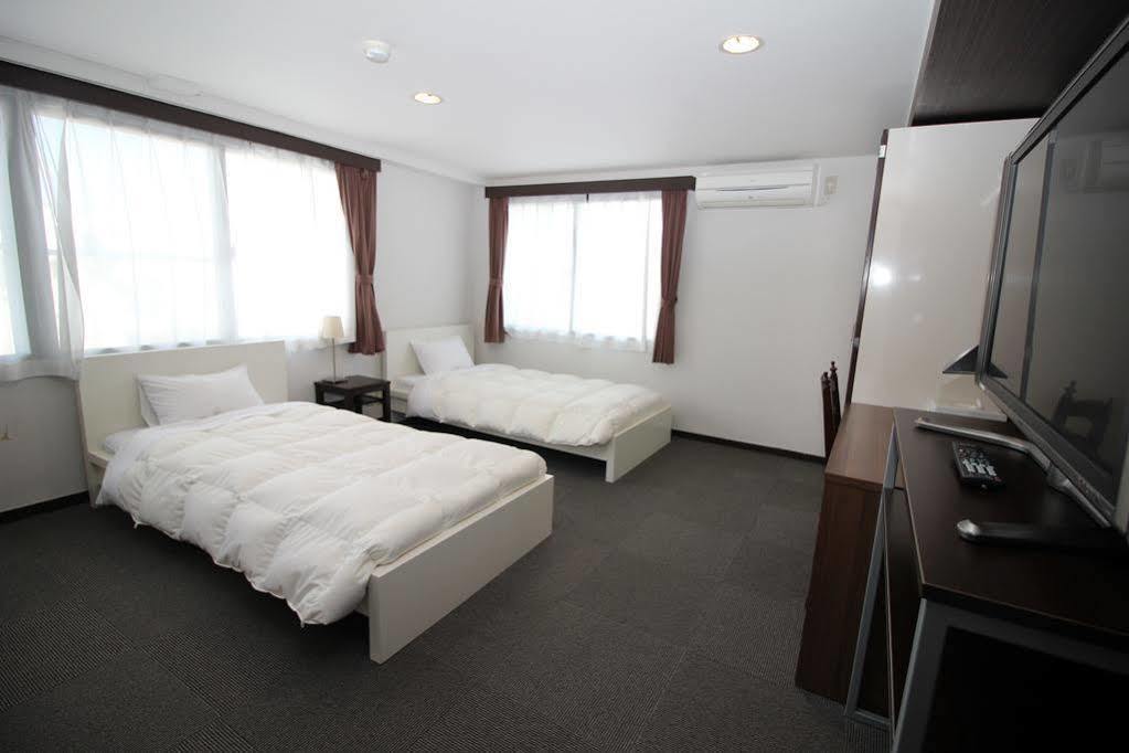 Hotel Chrysantheme Kioto Zewnętrze zdjęcie